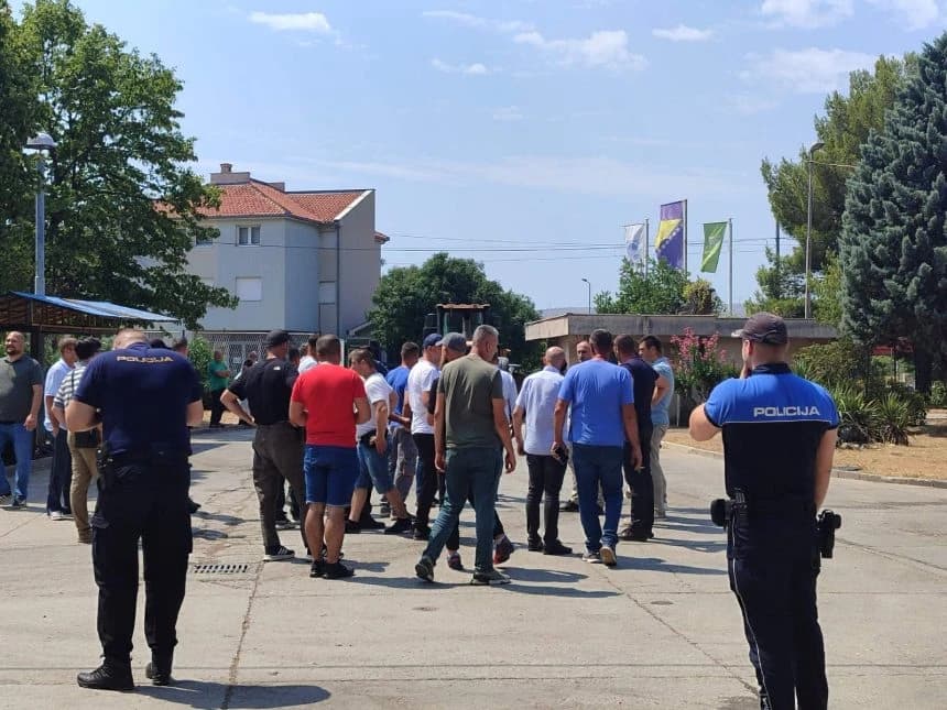 Radnici JP Komunalno Mostar i dalje između obećanja da će biti vraćeni na posao i "lijepe priče" sa vlastima