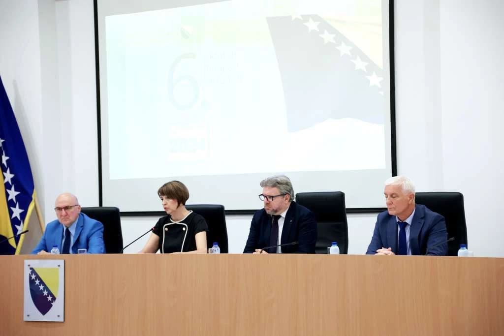CIK podijelio nove kazne: SNSD mora masno platiti zbog zloupotrebe djece i javnih resursa, kažnjen i SDP...