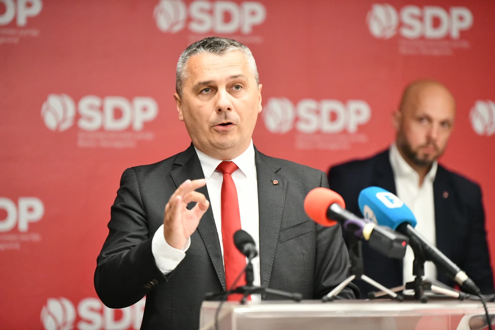 Nerin Dizdar i još 14 osoba osumnjičeni za zloupotrebe u Fondu za zapošljavanje osoba s invaliditetom