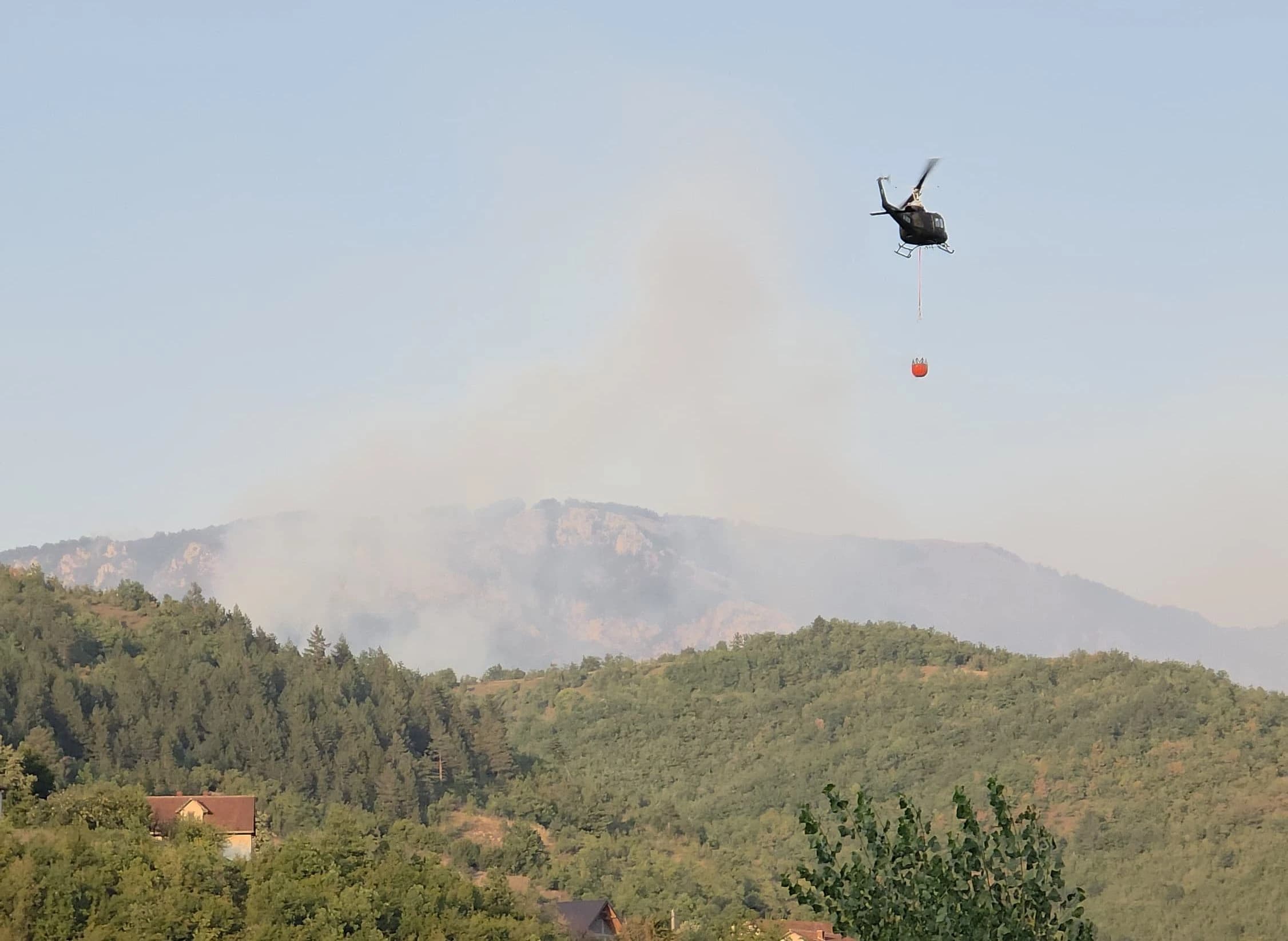 Požari u Konjicu i dalje aktivni, vatrogasci na izmaku snaga, pojačan angažman OSBiH