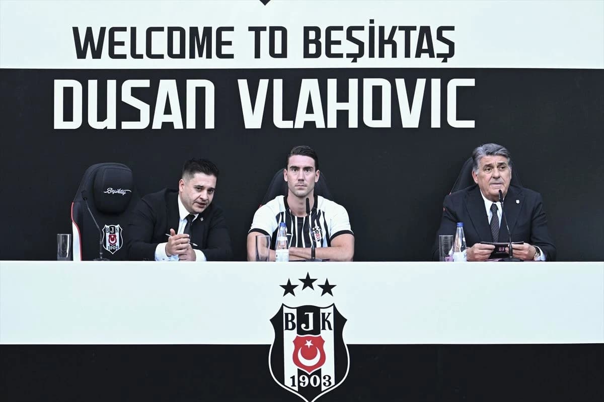 Vlahović je predstavljen u isanbulskom velikanu