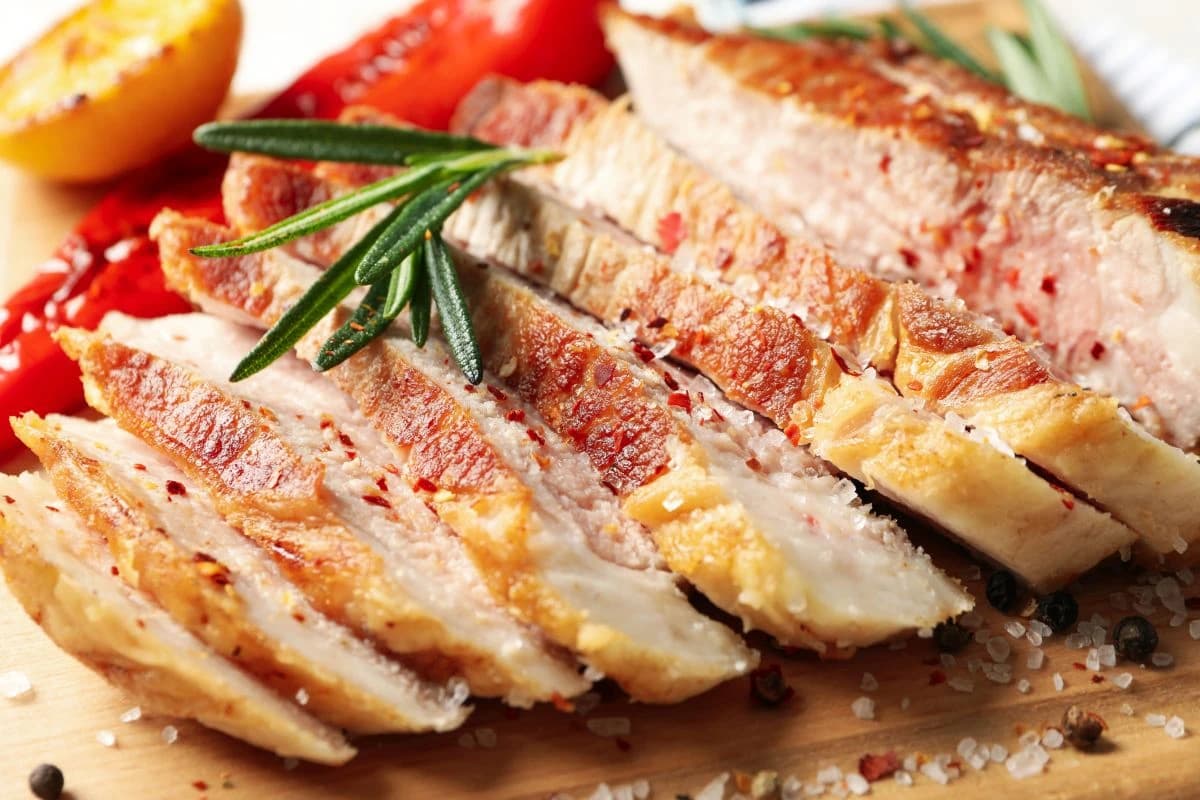 Tajna najsočnije piletine: Ovako to rade u restoranima, trik djeluje i na druge vrste mesa
