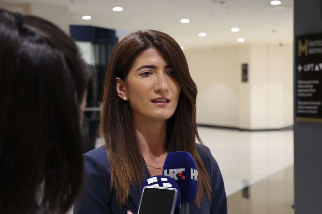 Filipović tvrdi da joj je neko lažno povećao broj pratitelja: "Ovo je političko podzemlje"