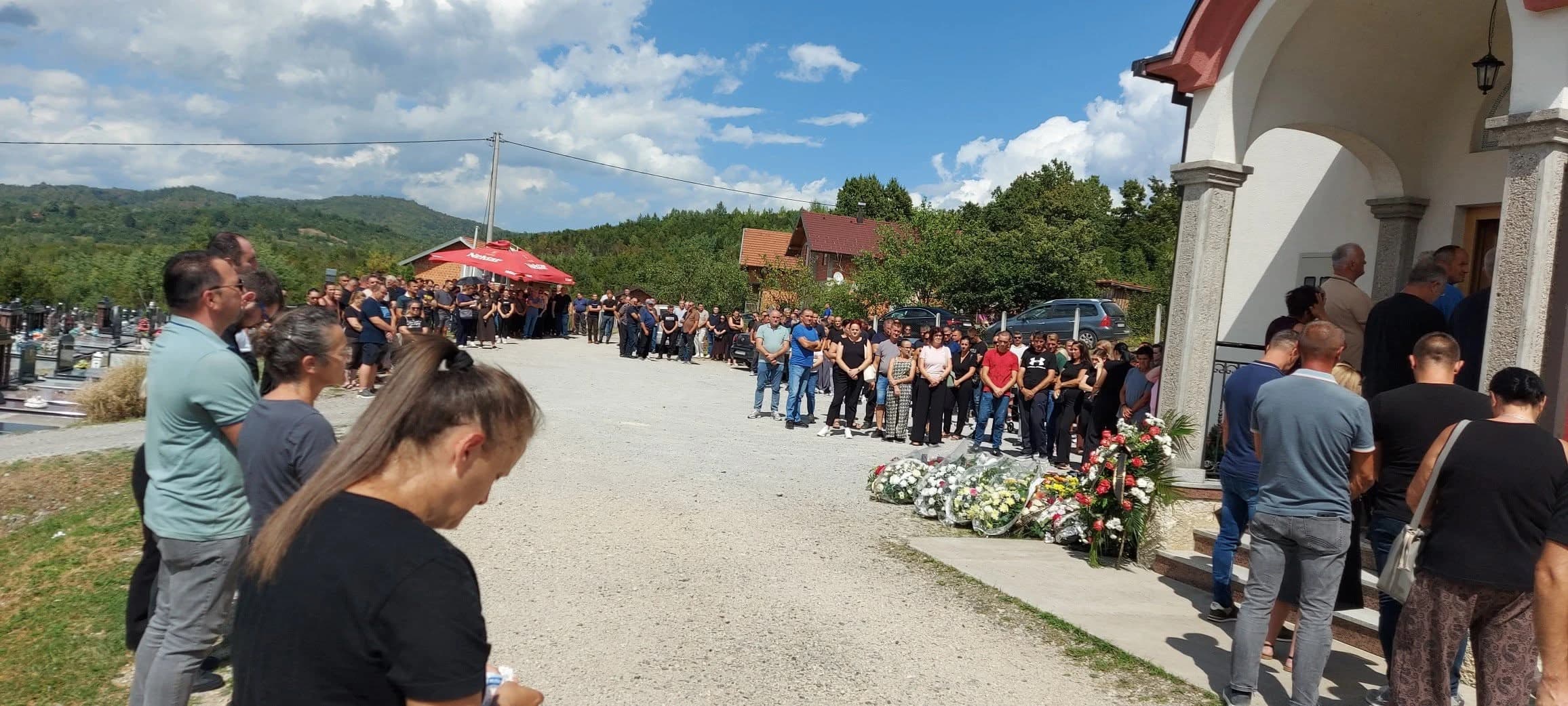 U Kotor Varoši sahranjena Dragana Antešević koja je stradala u požaru kod Omiša