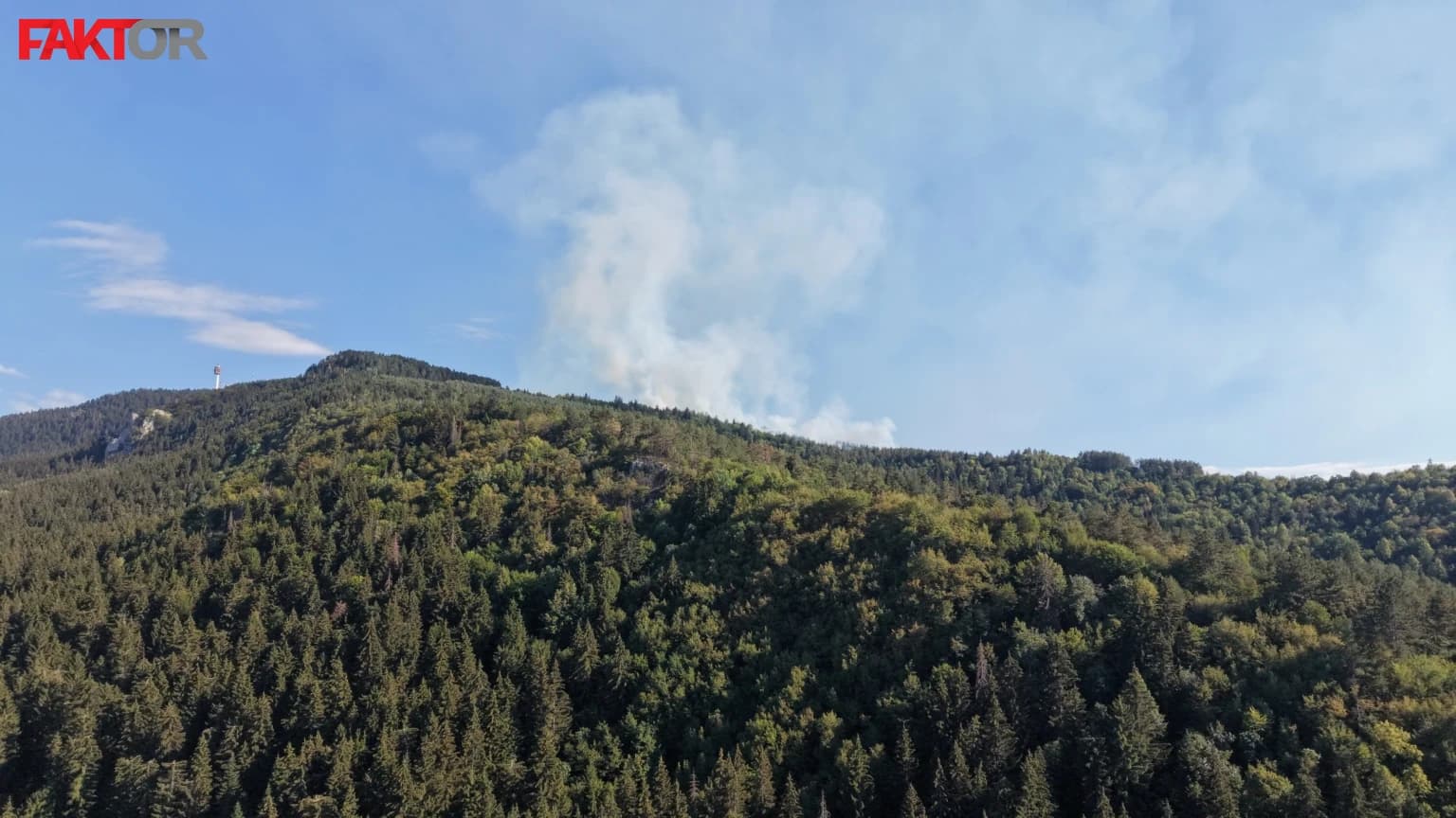 Požar na Trebeviću, gori iza repetitora, na teren upućeni vatrogasci iz Istočnog Sarajeva