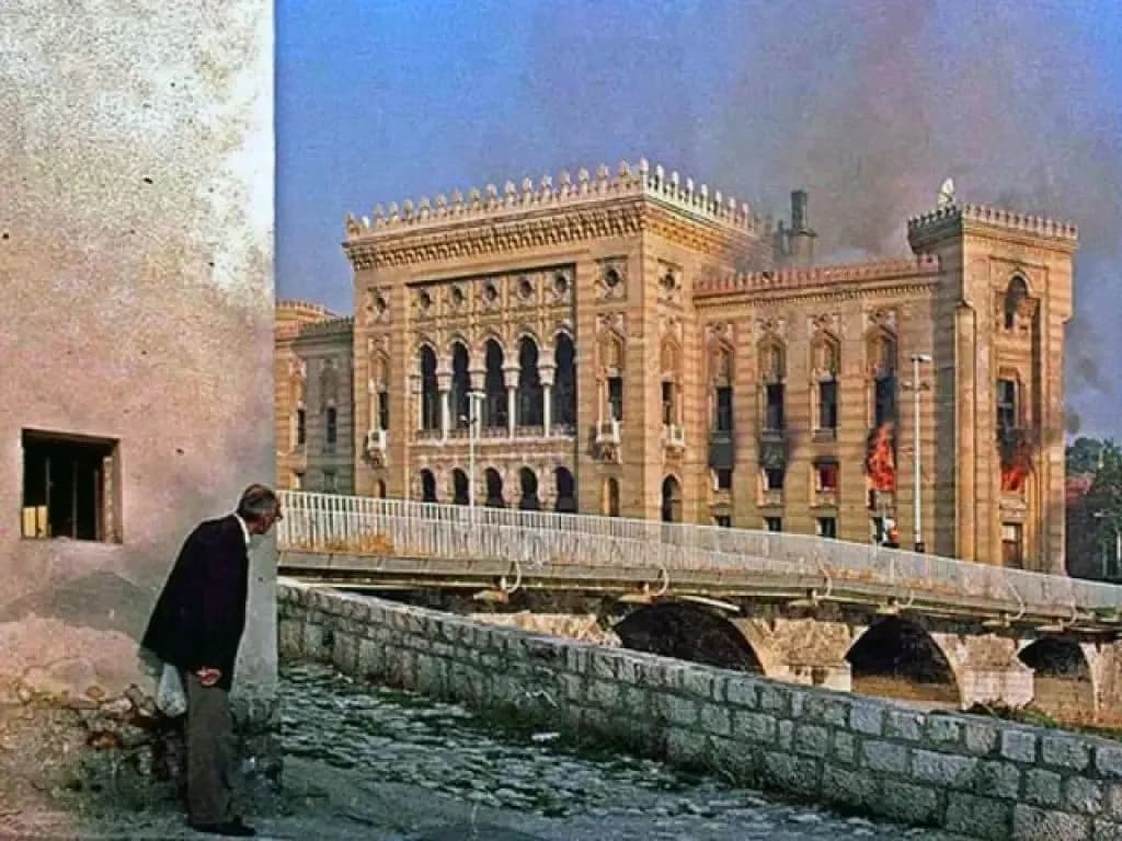 Na današnji dan prije 34 godine zapaljena je sarajevska Vijećnica i uništeno dva miliona knjiga