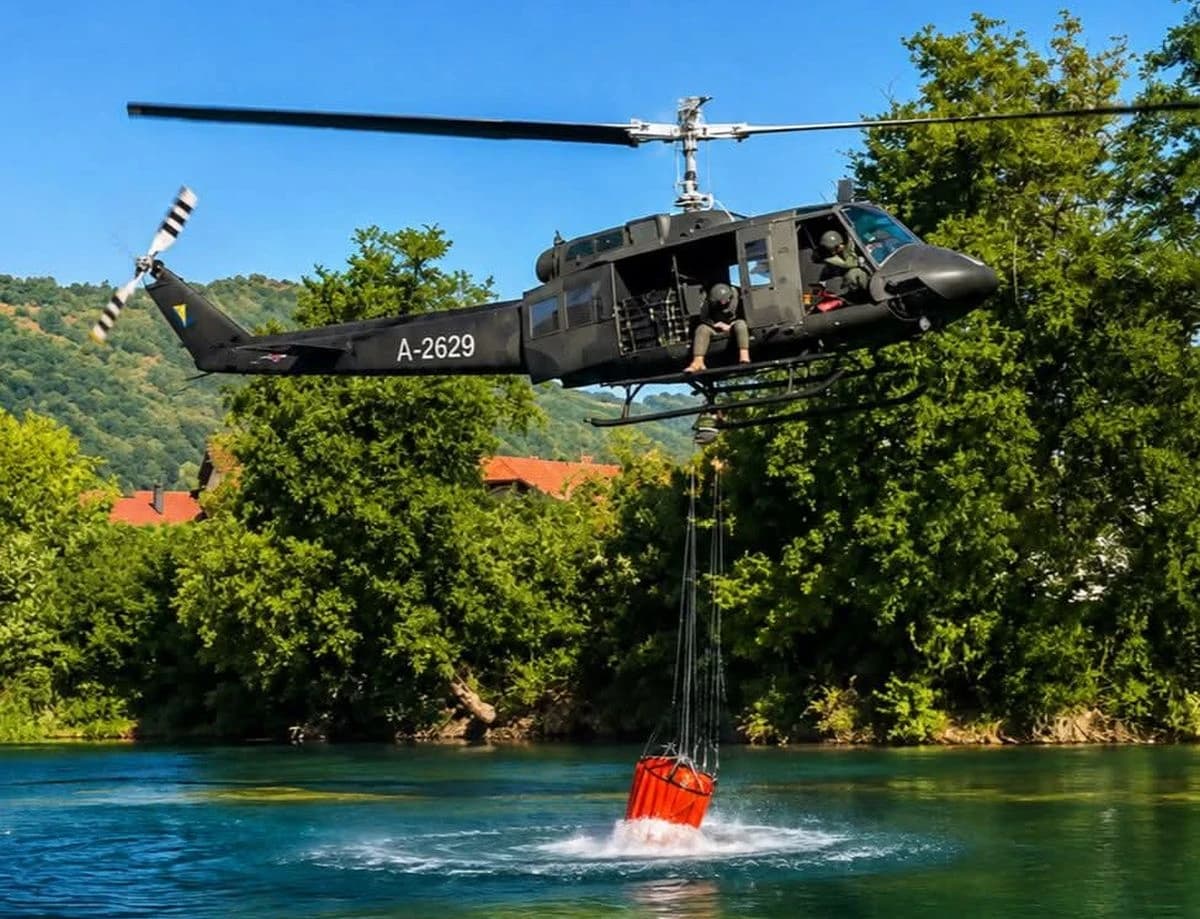 Djelovali helikopteri: Požar kod Trebinja pod kontrolom, u Cazinu ugašen