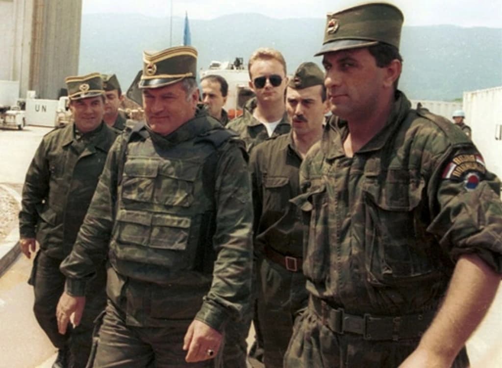 Ko je bio zločinac Mladić, osuđen za genocid nad Bošnjacima: Monstrum koji se hvalio "evo nas u srpskoj Srebrenici"