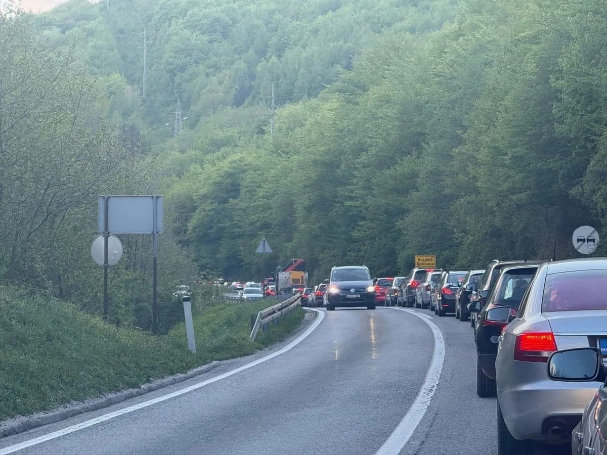 Iz Cesta FBiH za Faktor: Zašto nastaju kilometarske kolone na Bradini i kod Konjica i kako ih spriječiti?