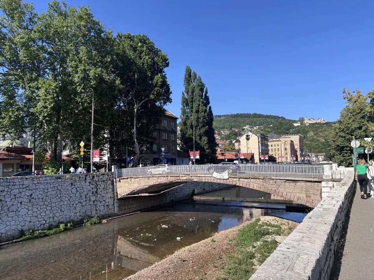 Po nalogu federalnog građevinskog inspektora: Carev most u Sarajevu jutros zatvoren za korištenje