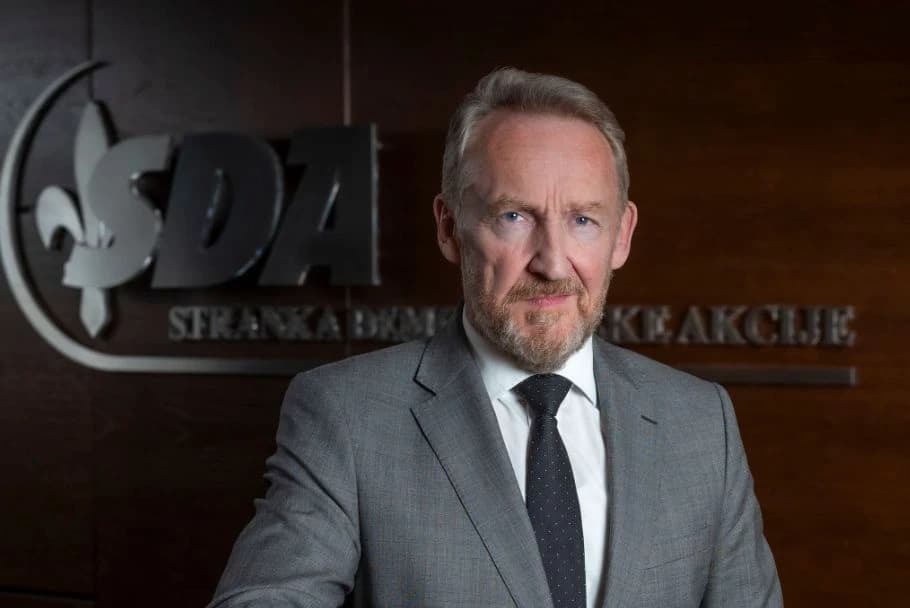 Bakir Izetbegović: Trojka mora otići, ovi što su danas na vlasti doveli su nas na ivicu ambisa