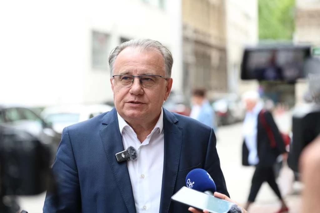 Nikšić: Danas je sahranjen osuđeni ratni zločinac, sve drugo je falsifikovanje historije