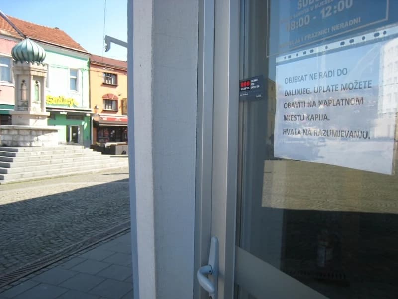 Tuzla: Grad pust zbog koronavirusa