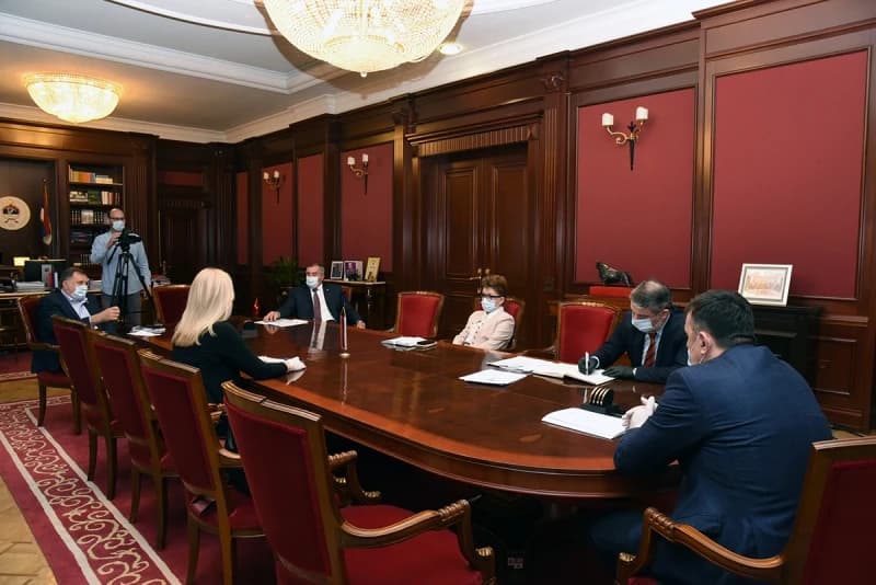 Glavni koordinacioni tim u RS-u: Od 27. aprila ukinuti neke zabrane rada, formirati još tri fonda