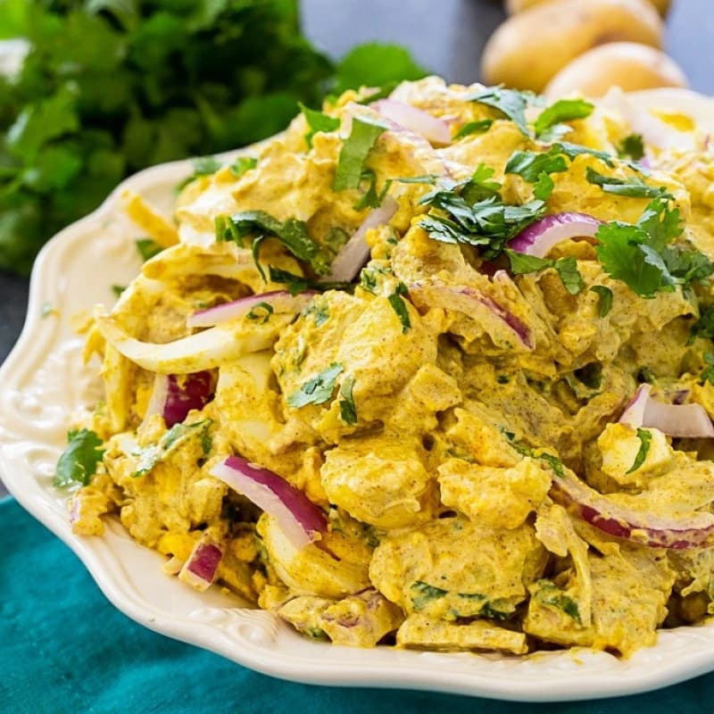 Hrskava pileća salata koju ćete brzo pripremiti: Idealna za vrele dane 