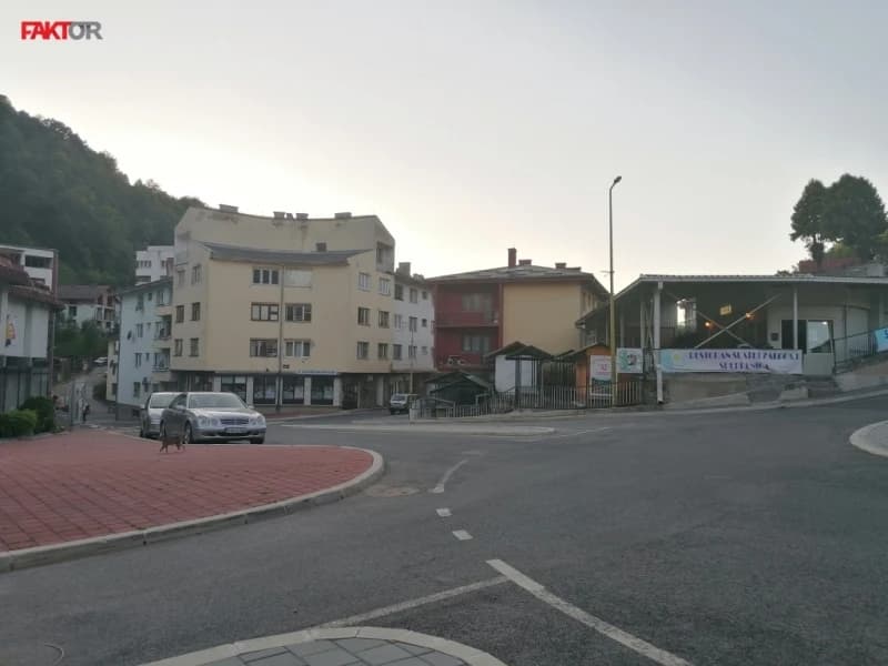 "Srebrenica je mrtav grad, a mi koji smo ostali tu, nama nije do života"