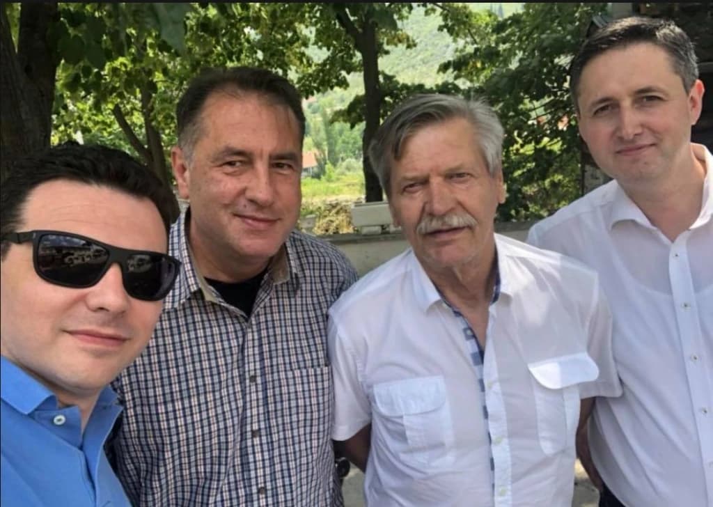 Zoran Mikulić u društvu Saše Magazinovića, Denisa Bećirovića i Envera Marića