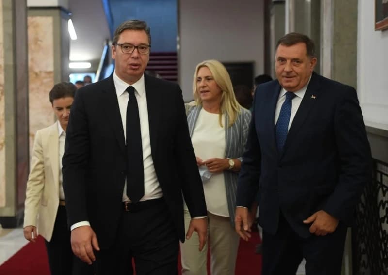 Vučić: Dobio sam više pitanja od Dodika, na svaku prijetnju ratom moramo odgovoriti mirno