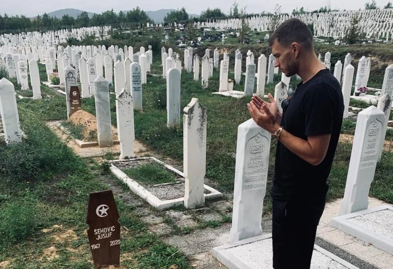 Edin Džeko proučio Fatihu: Neka ti je vječni rahmet, treneru moj!