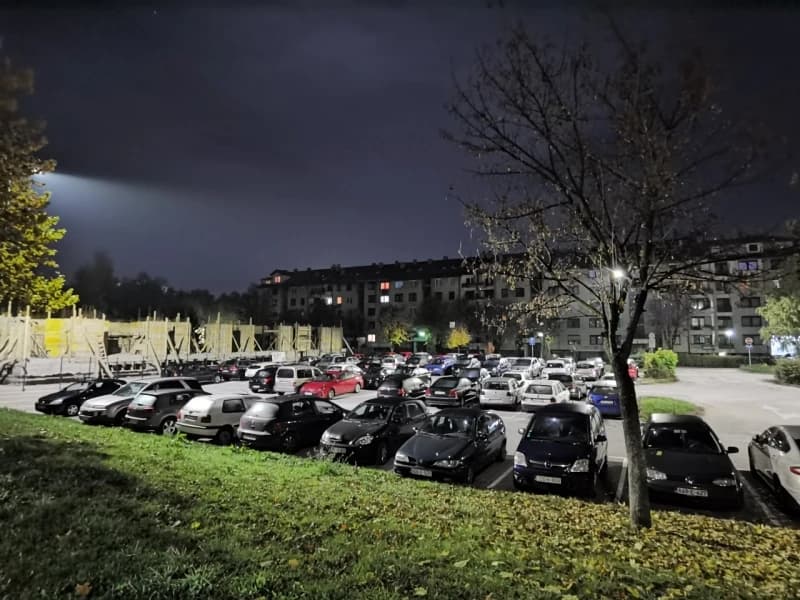 Dobrinja parking