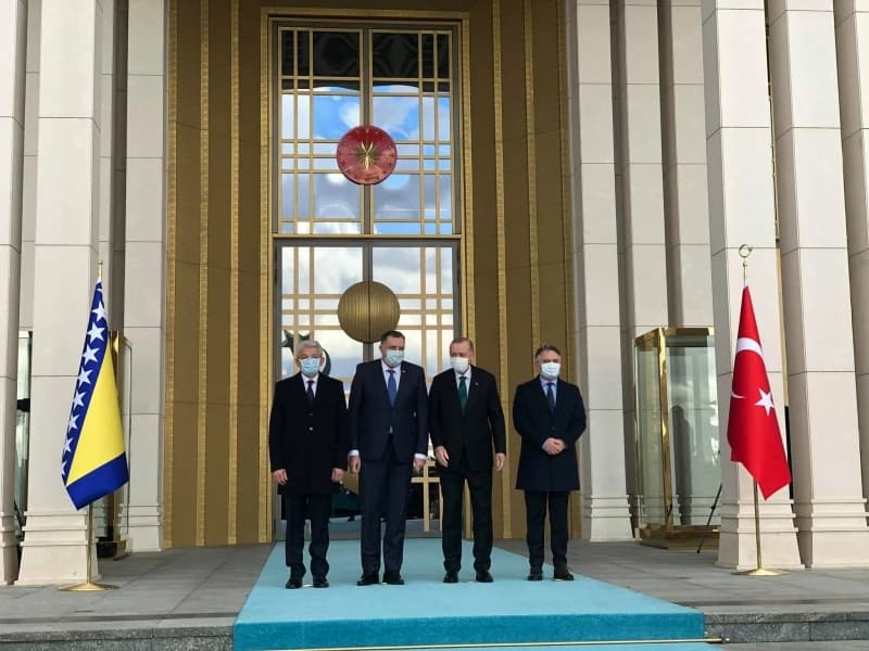 Erdogan dočekao članove Predsjedništva BiH u Ankari: Dodik počasnu gardu pozdravio sa "merhaba, asker"