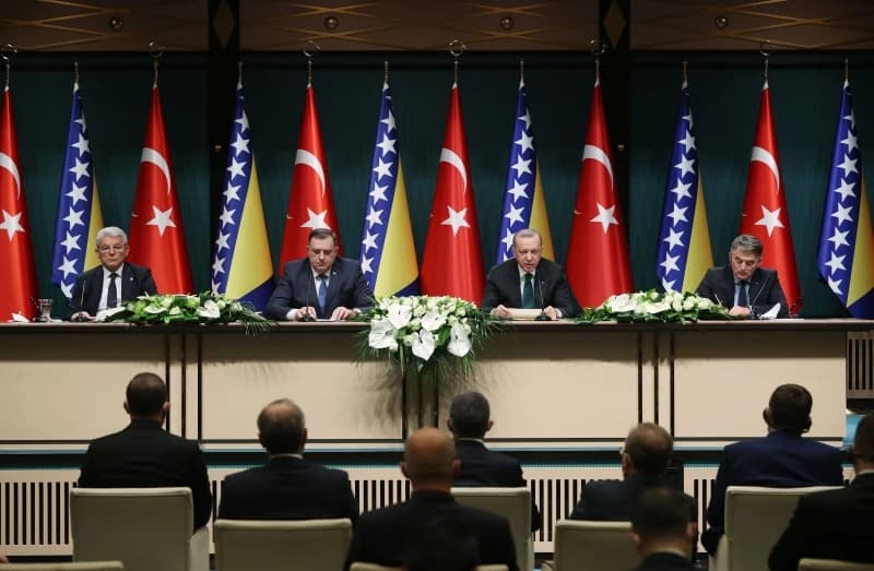 Erdogan: Šaljemo u BiH 30.000 doza vakcina
