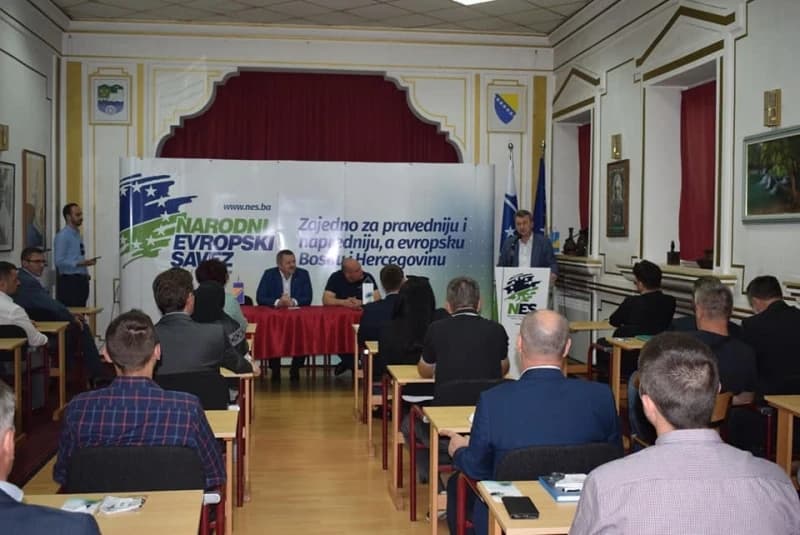 Preslagivanja u USK: Dva vijećnika i kantonalna zastupnica iz NiP-a prešli u NES