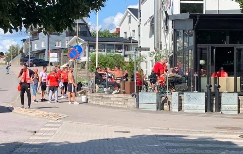 Navijači Veleža se počeli okupljati na ulicama Borasa
