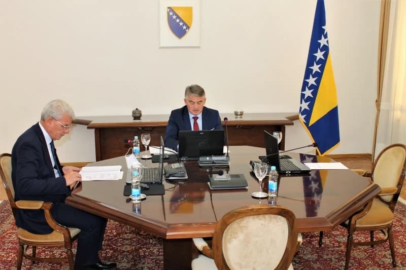Predsjedništvo BiH vanredno zasjedalo zbog požara: Zatraženo da se uključi visoki predstavnik