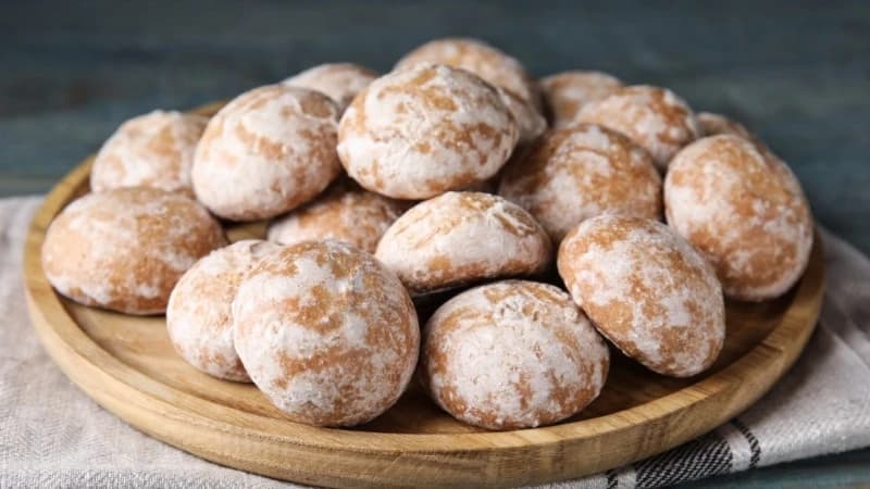 Blagdanska trpeza: Najjednostavniji recept za medenjake koji će dugo trajati