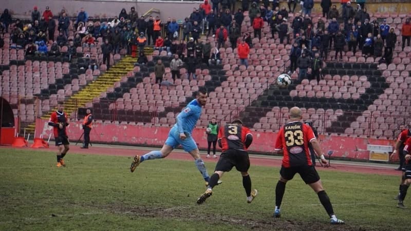 Na četiri premijerligaške utakmice 2.600 navijača