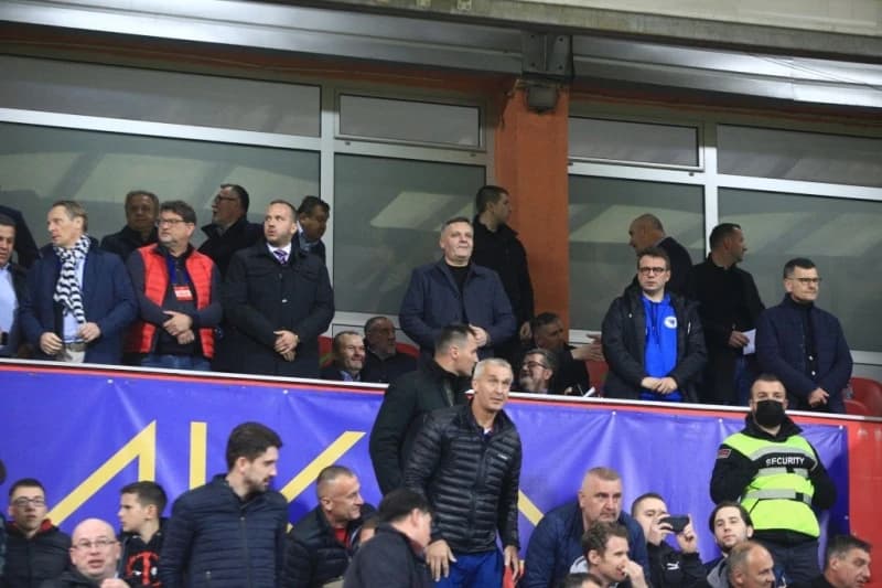 Nije prometno kao prije: Pogledajte ko iz lože Bilinog polja prati Zmajeve