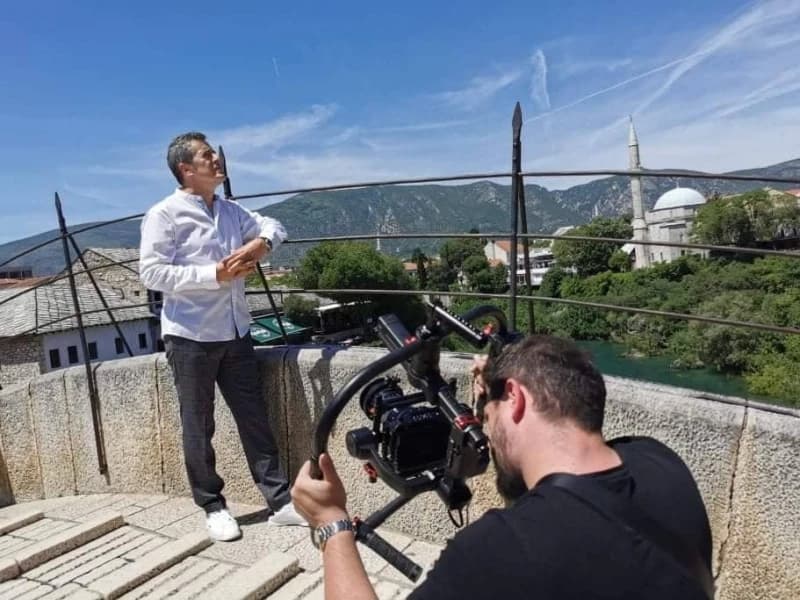Snimljena još jedna pjesma o gradu na Neretvi: Enes Begović objavio Proljeće u Mostaru