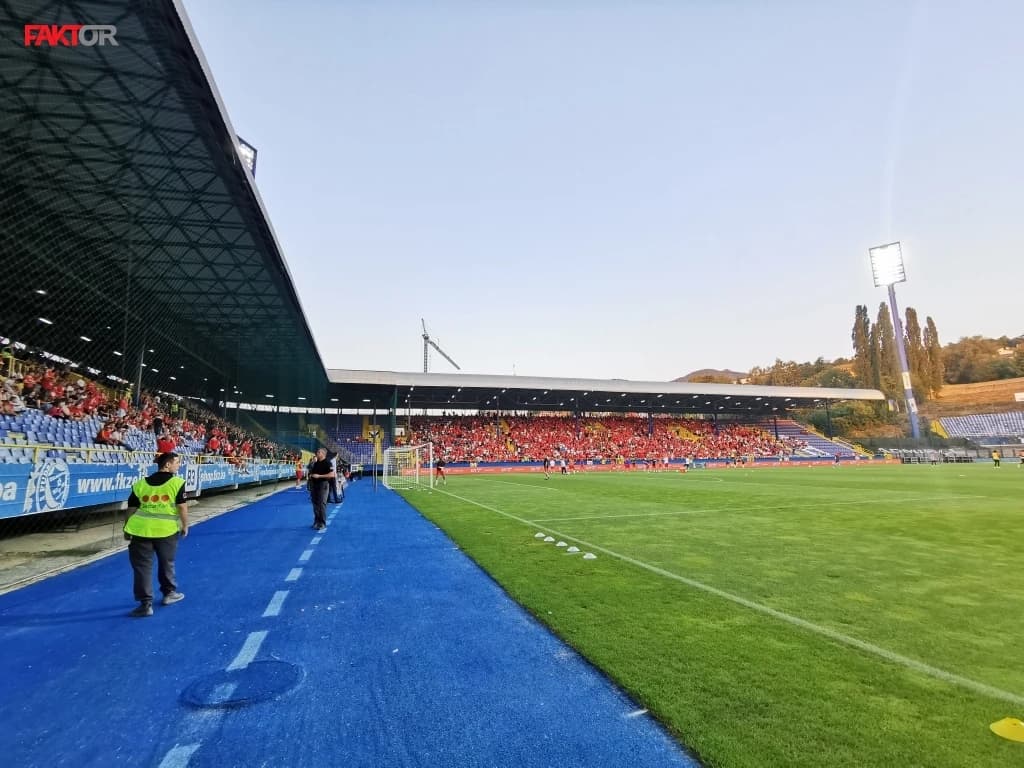 Navijači Veleža briljiraju na Grbavici: "Izronit će Stari za one što ga vole..."