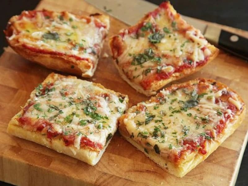 Ako vam je mrsko mijesiti tijesto: Napravite pizzu od starog hljeba