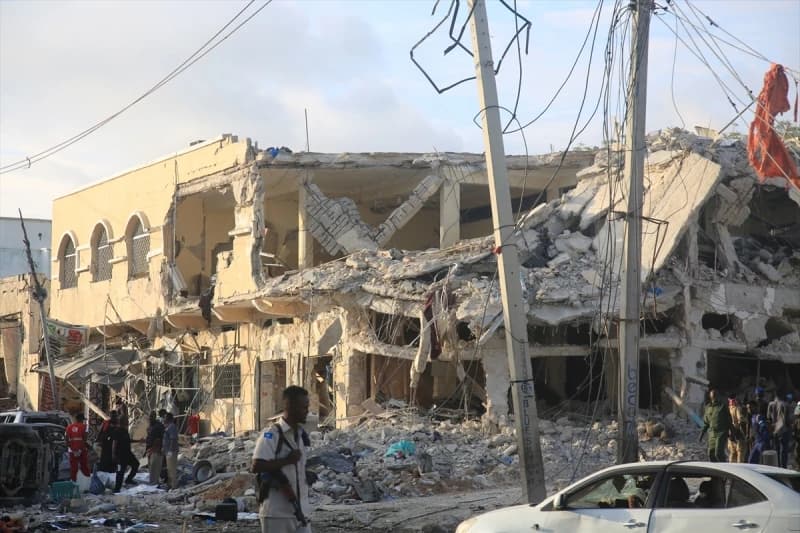 Najmanje 100 poginulih u eksplozijama bombi u Mogadišuu