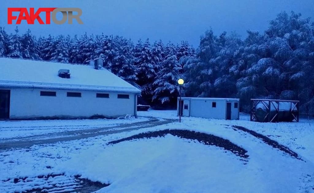 Glamoč osvanuo pod snijegom