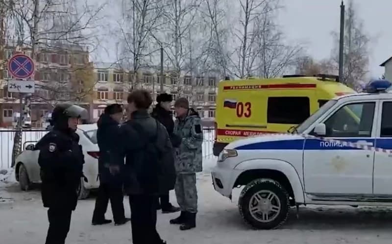 Učenica ubila jednu i ranila pet osoba pucajući iz sačmarice u školi u Rusiji, pa se ubila