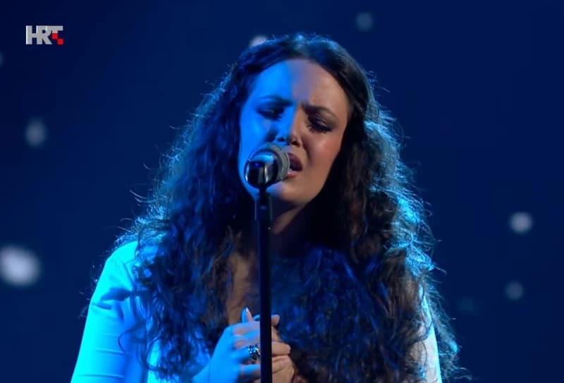 Ivana Jukić iz Posušja ispala iz The Voicea, sve je dirnula pjesmom Dine Merlina, gledaoci razočarani