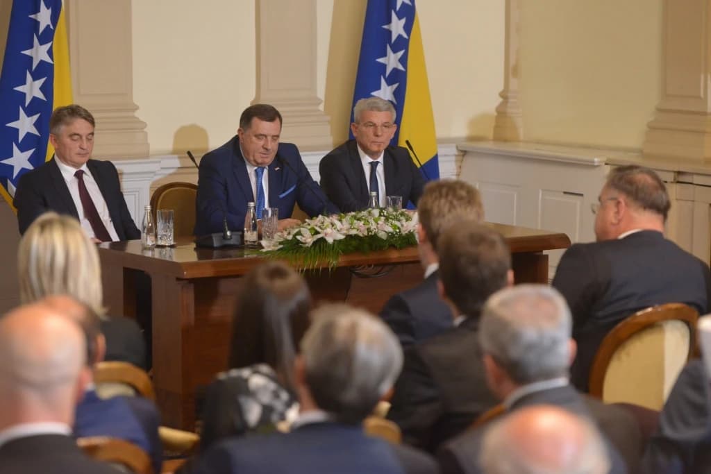 Dodik poručio: Rata u BiH neće biti, Komšić i ja smo završili, s Izetbegovićem ću razgovarati