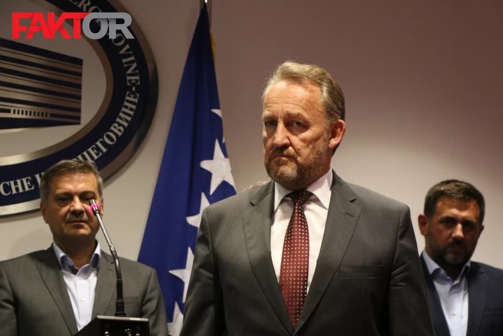 Izetbegović: Dodik kaže da ga godine stižu i da se boji da neke stvari neće stići uraditi