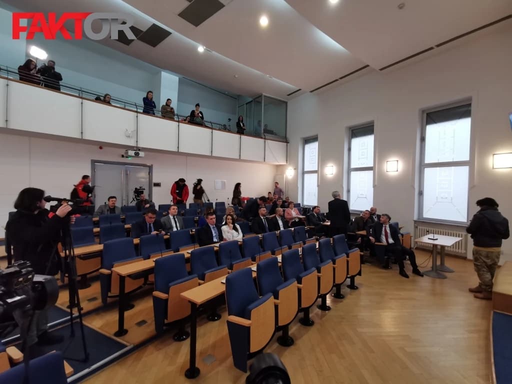 Isti scenarij treći put: Prekinuta još jedna sjednica Skupštine Kantona Sarajevo