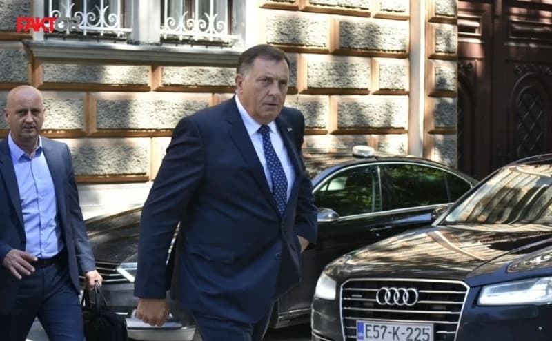 Dodik: BiH treba dobiti vakcine putem COVAX-a u prvom kvartalu 2021. godine, inače ćemo ih tužiti