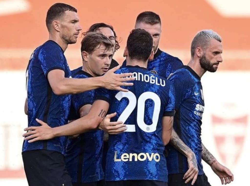 Asistencija Džeke: Calhanoglu "pocijepao" mrežu Genove
