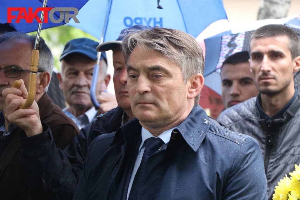 Predsjedavajući Željko Komšić posjetio radnike Zenicatransa koji štrajkuju glađu