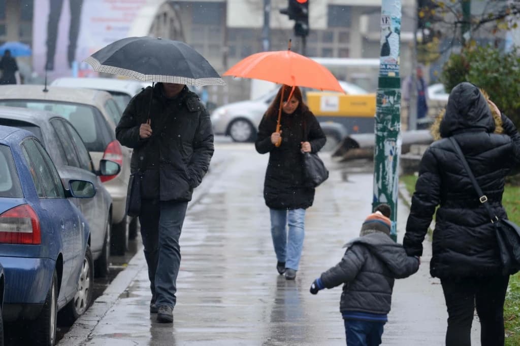 Jutros oblačno, ponegdje kiša i snijeg, tokom dana razvedravanje