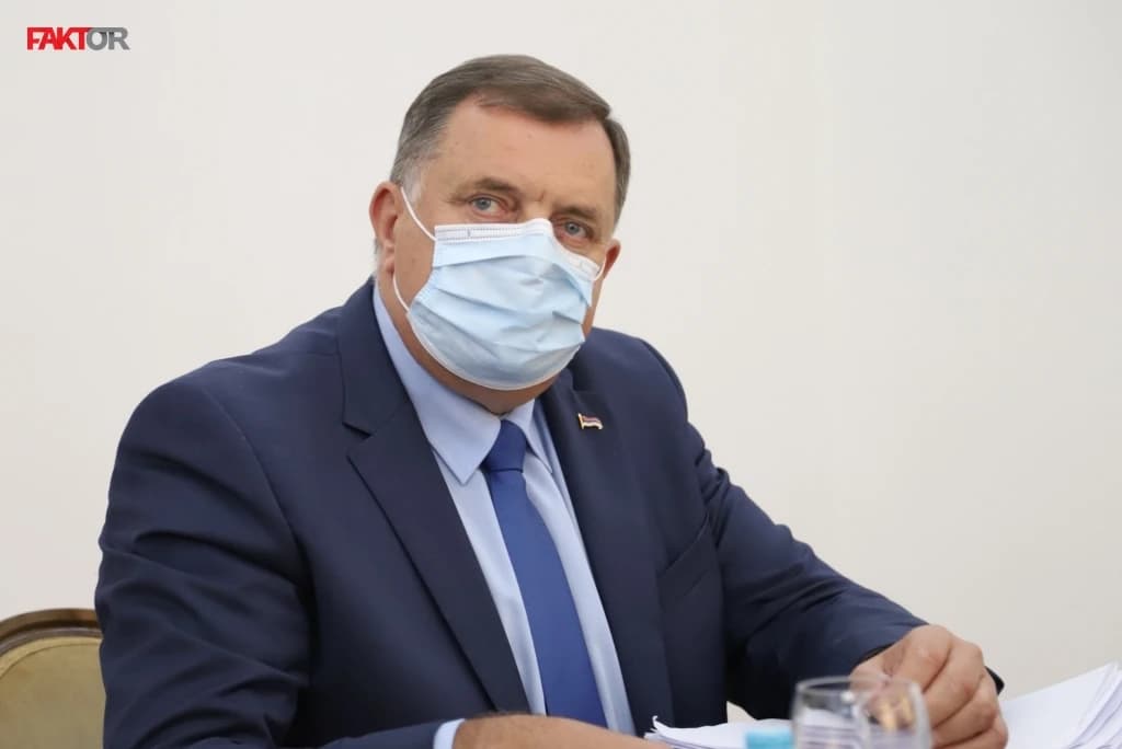 Dodik najavljuje: Štab danas odlučuje o zatvaranju škola u RS-u