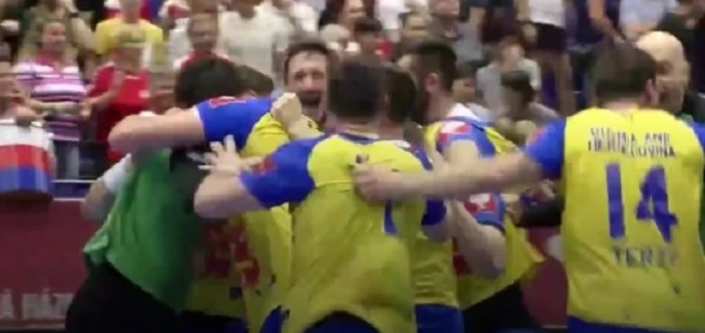 Veliko slavlje Zmajeva u Češkoj, na parket utrčali i navijači