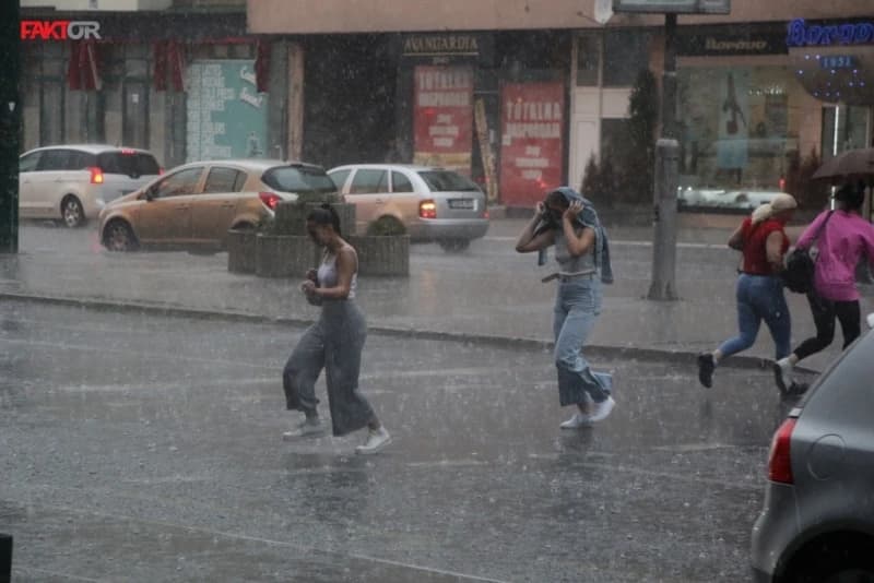 Naredna tri dana u BiH pretežno oblačno vrijeme sa kišom i nižim temperaturama