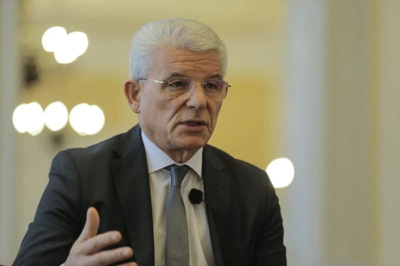 Džaferović: Nećemo dozvoliti da Karadžićeve i Mladićeve namjere budu provedene u djelo